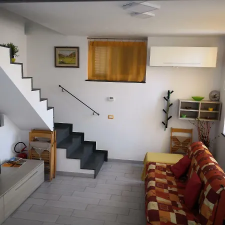 Daire Casa Amelia A 50mt Dal Sentiero Degli Dei